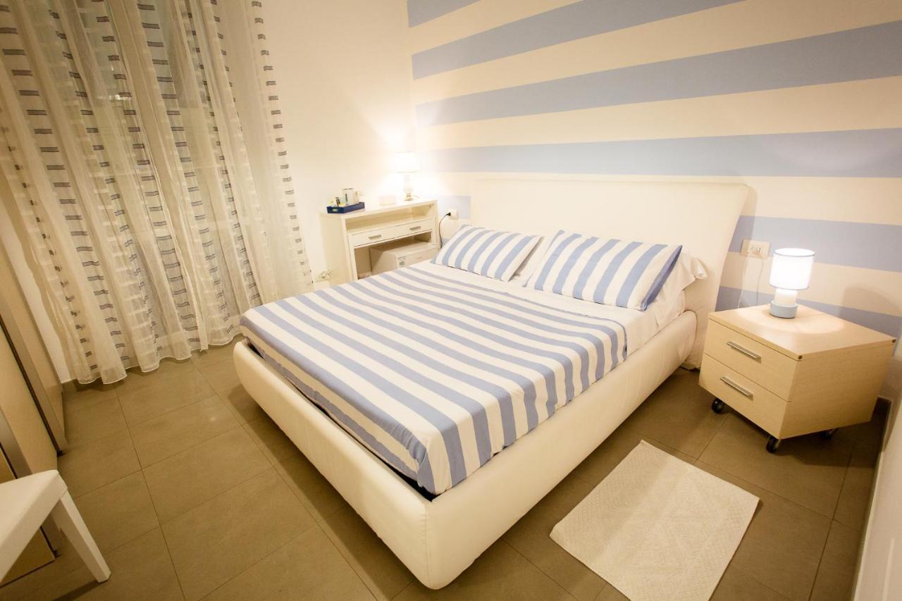 Affittacamere E Appartamenti - Rent Rooms And Apartments Le Camere Nel Corso - Adults Only La Spezia Exterior foto