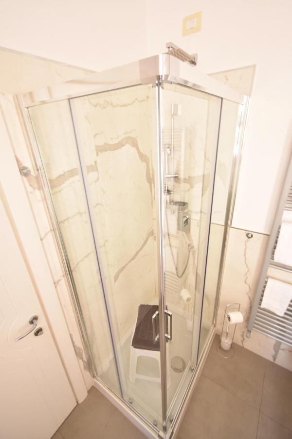 Affittacamere E Appartamenti - Rent Rooms And Apartments Le Camere Nel Corso - Adults Only La Spezia Exterior foto