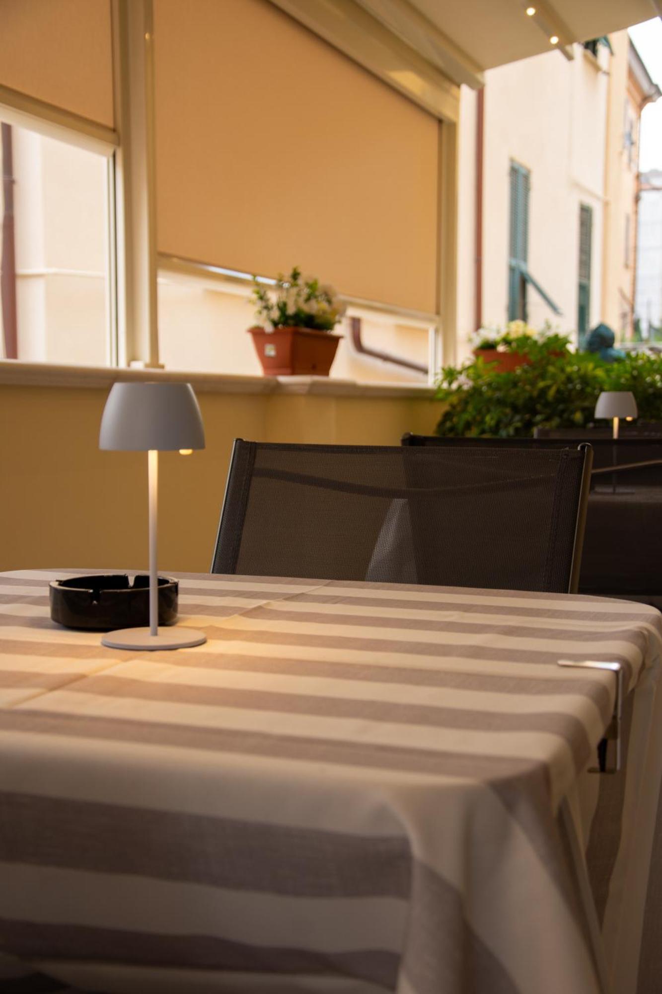Affittacamere E Appartamenti - Rent Rooms And Apartments Le Camere Nel Corso - Adults Only La Spezia Exterior foto