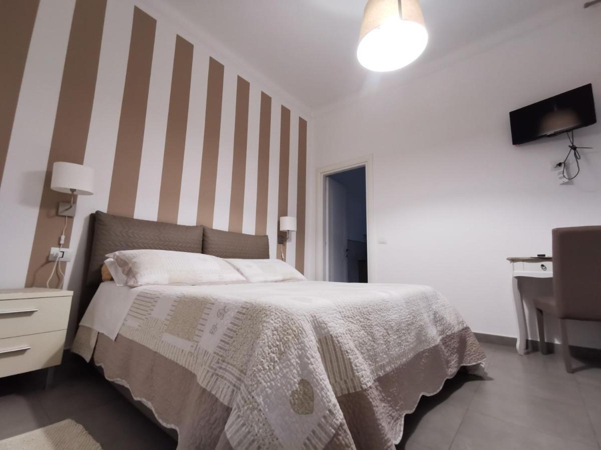 Affittacamere E Appartamenti - Rent Rooms And Apartments Le Camere Nel Corso - Adults Only La Spezia Exterior foto