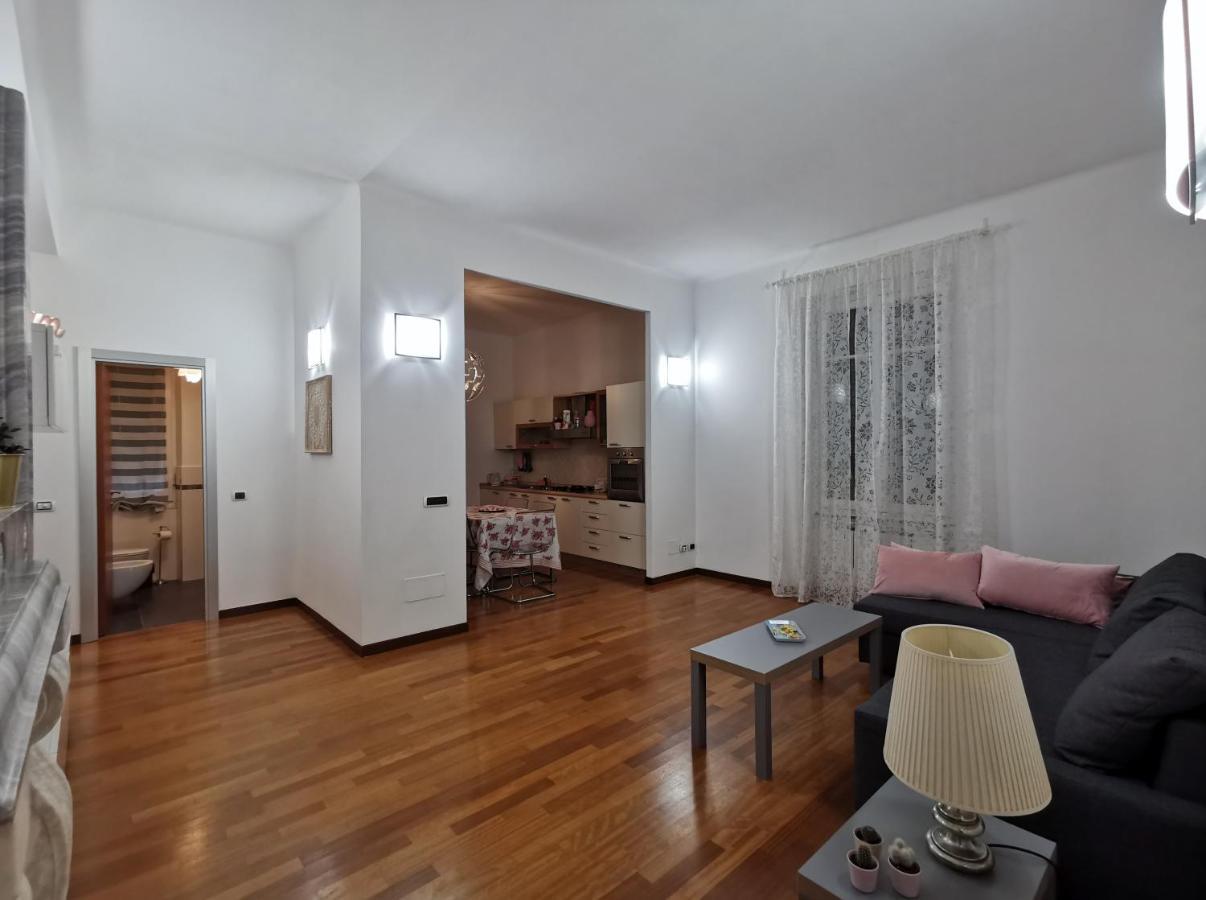 Affittacamere E Appartamenti - Rent Rooms And Apartments Le Camere Nel Corso - Adults Only La Spezia Exterior foto
