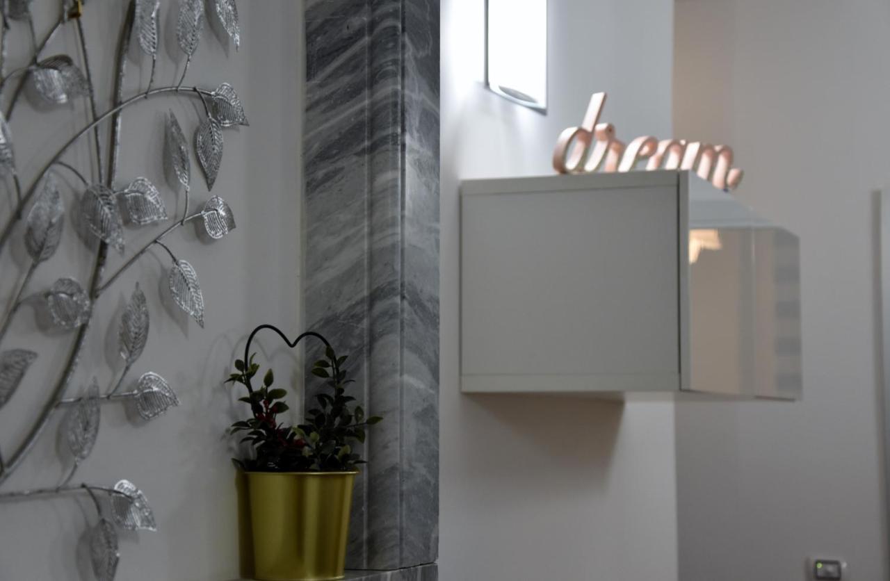 Affittacamere E Appartamenti - Rent Rooms And Apartments Le Camere Nel Corso - Adults Only La Spezia Exterior foto